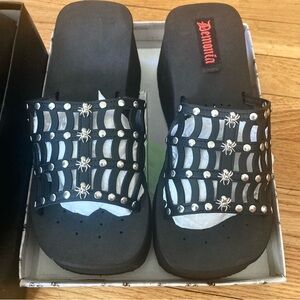 NIB Demonia black spiderweb slides